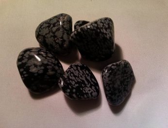 snowflake obsidian_tumblestones