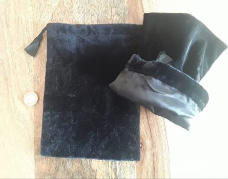 Black velvet bag 1